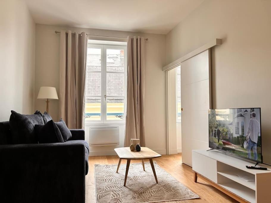 Beautiful, Modern 1-Bed Apartment, 5 Mins Rer A Saint-Germain-en-Laye Ngoại thất bức ảnh