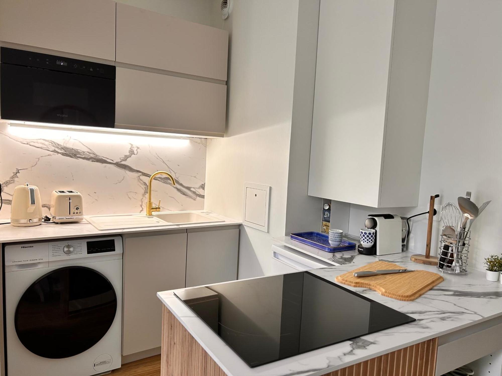 Beautiful, Modern 1-Bed Apartment, 5 Mins Rer A Saint-Germain-en-Laye Ngoại thất bức ảnh