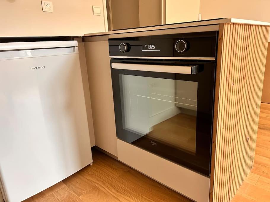 Beautiful, Modern 1-Bed Apartment, 5 Mins Rer A Saint-Germain-en-Laye Ngoại thất bức ảnh
