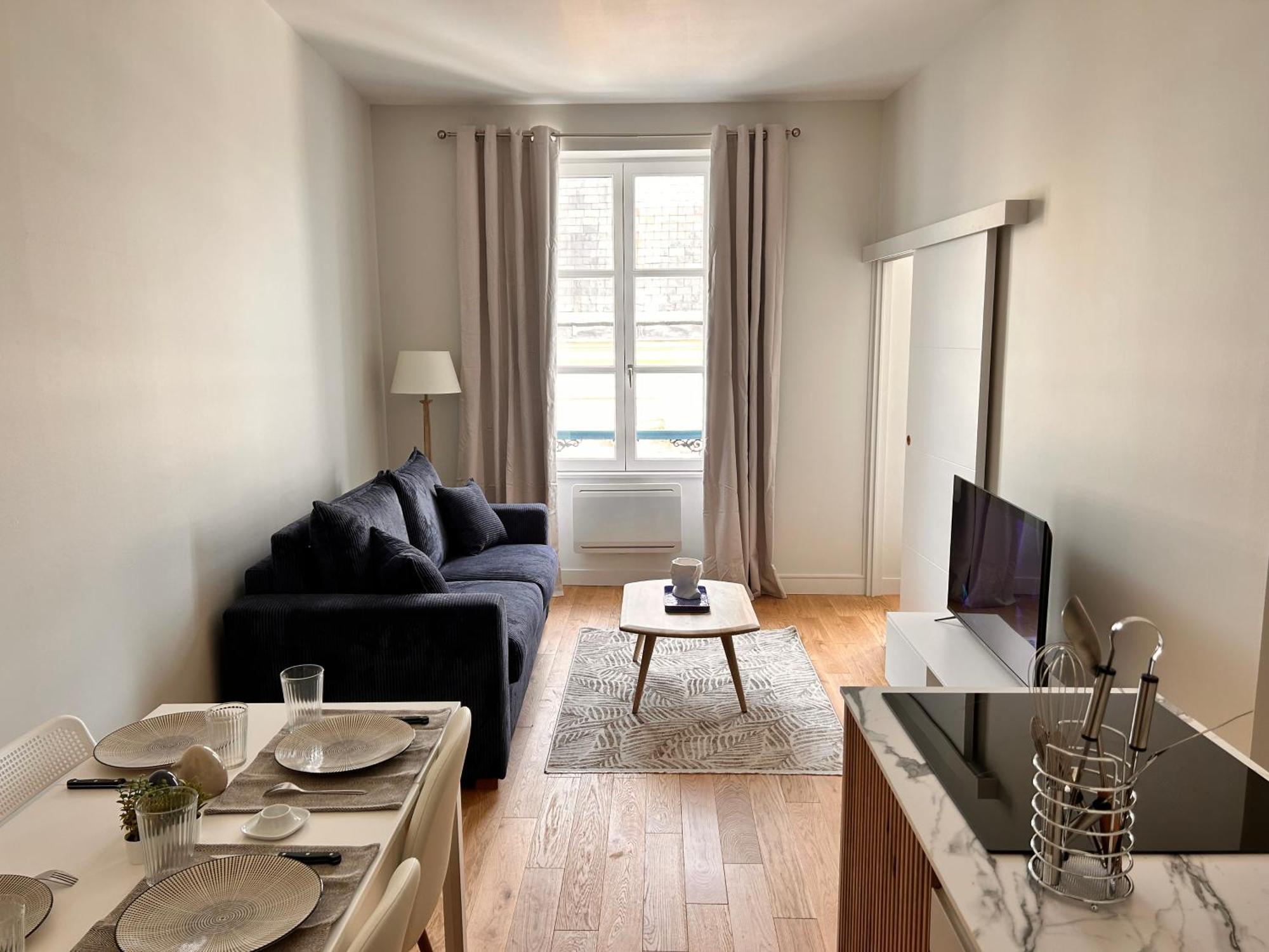 Beautiful, Modern 1-Bed Apartment, 5 Mins Rer A Saint-Germain-en-Laye Ngoại thất bức ảnh