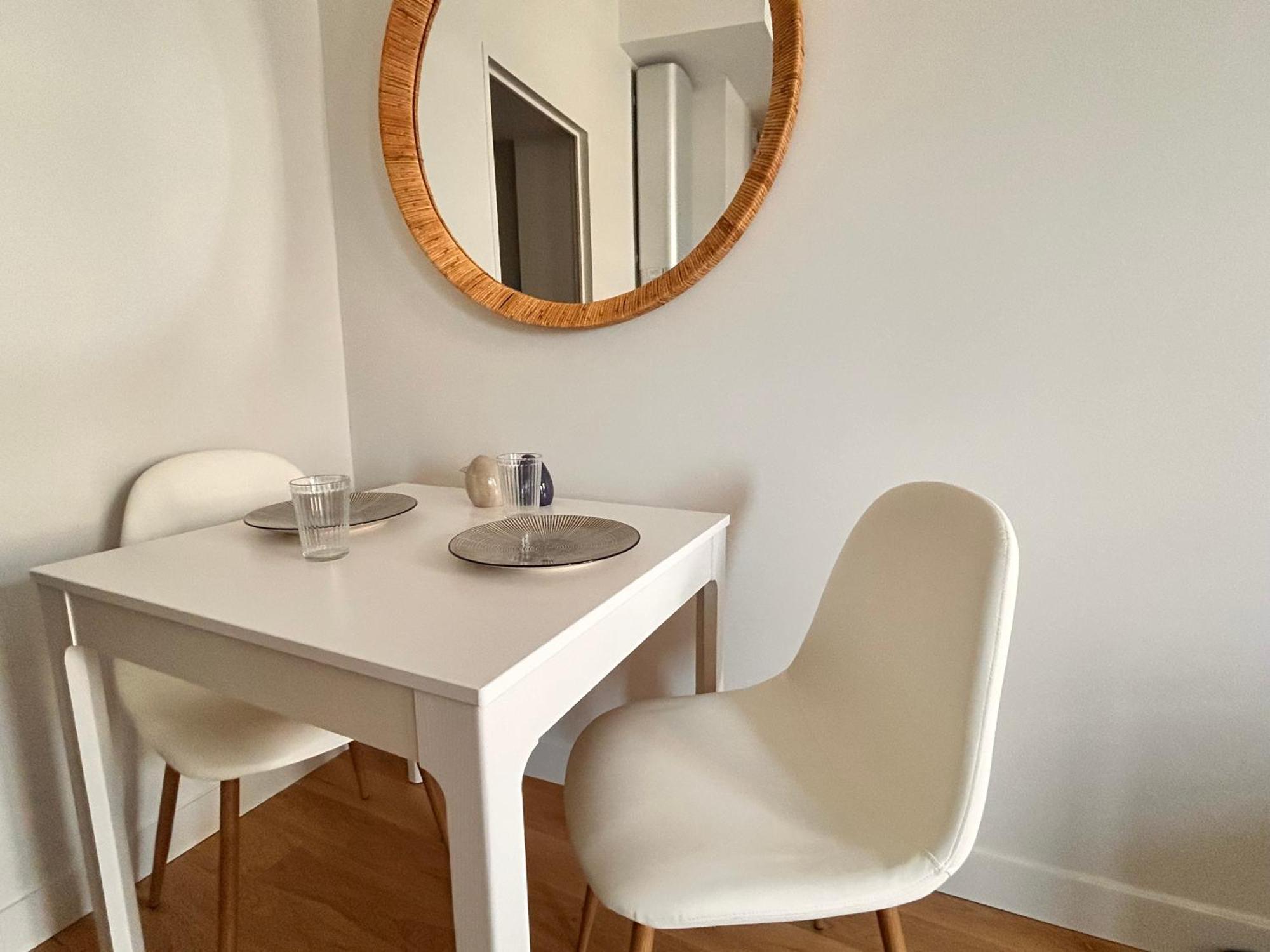 Beautiful, Modern 1-Bed Apartment, 5 Mins Rer A Saint-Germain-en-Laye Ngoại thất bức ảnh
