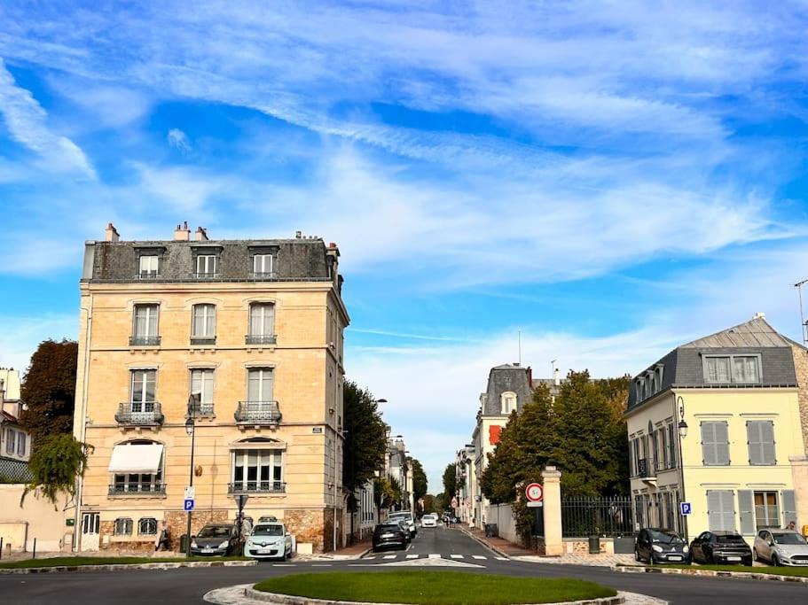 Beautiful, Modern 1-Bed Apartment, 5 Mins Rer A Saint-Germain-en-Laye Ngoại thất bức ảnh